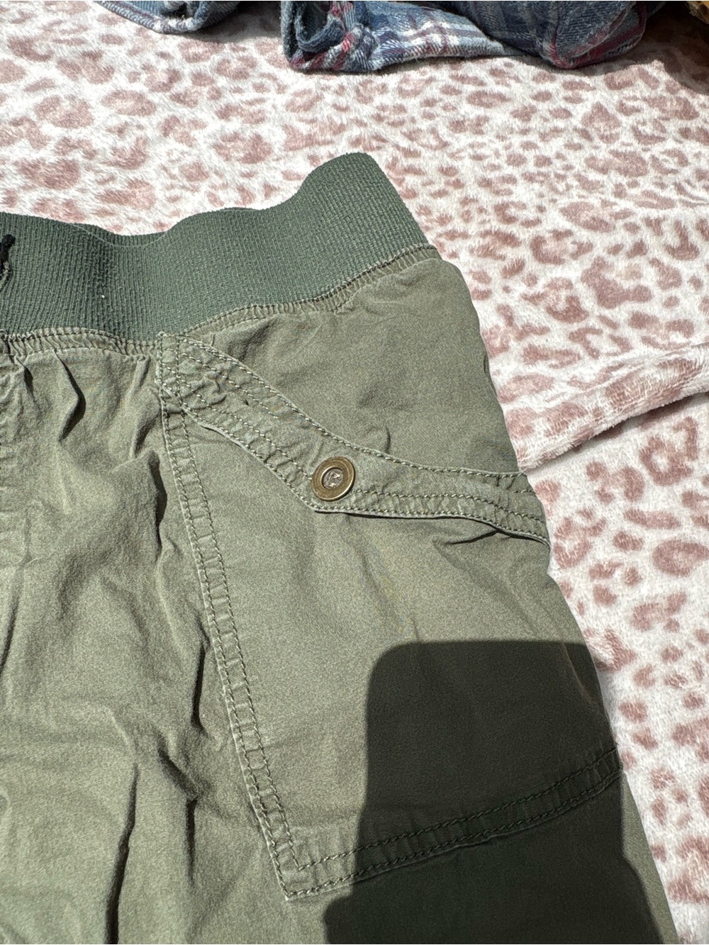 Palm Rio Olive Green Capri Pants Size Medium - Picture 5 of 9